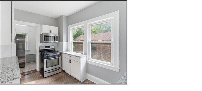 Photo - 3395 Euclid Heights Blvd Unidad 1