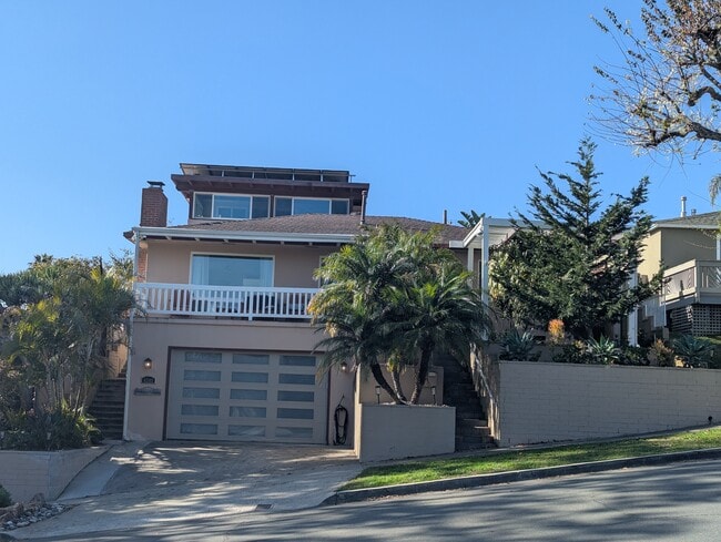 Building Photo - 4245 Del Monte Ave Unit MainFront