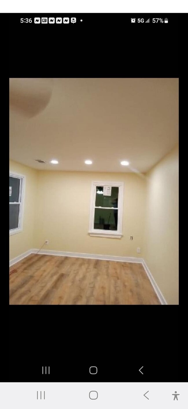 Photo - 743 Tillman St