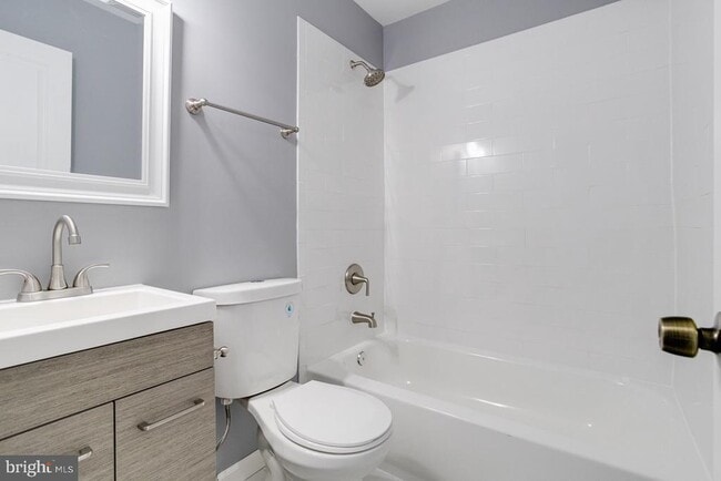 Photo - 1539 Abbotston St