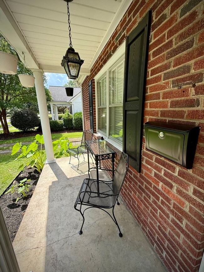 Photo - SHORT TERM AVAILABLE [Shandon]