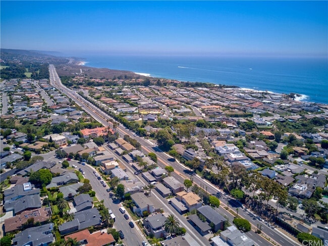 Private gate access to Little Corona del mar beach, Cameo Shores Beach, and a private lookout point - 478 Seaward Rd Unit 478