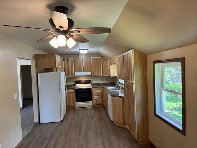 Photo - 221 E 1st St Apartment Unit Upper