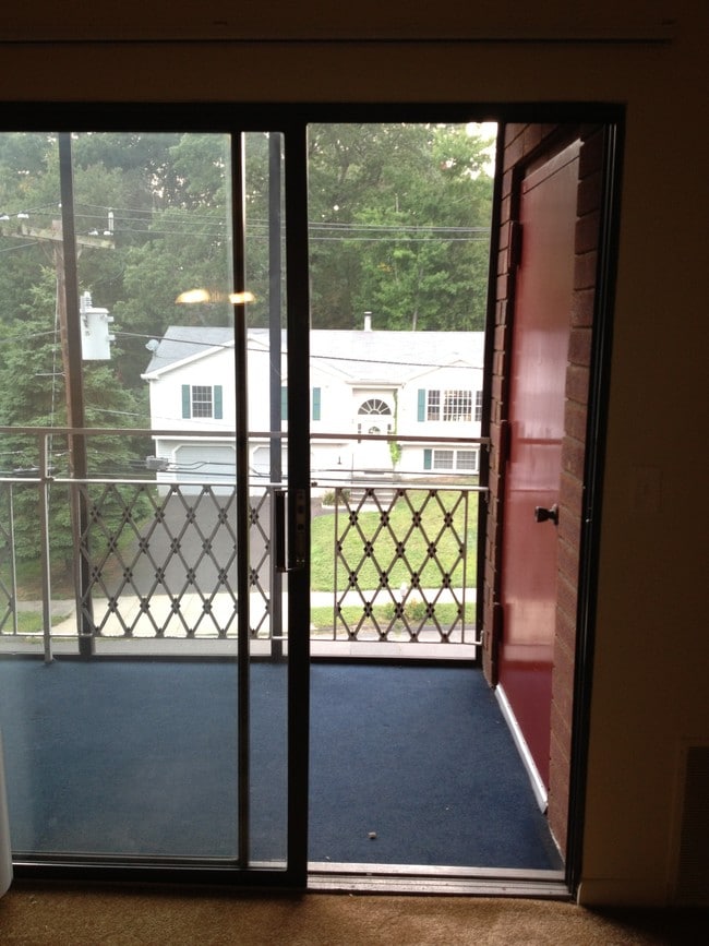 Hilltop Terrace Apartments!!! Amazing rental! West Haven, CT