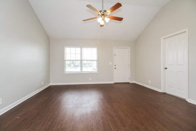 Photo - 1606 Vista Ct