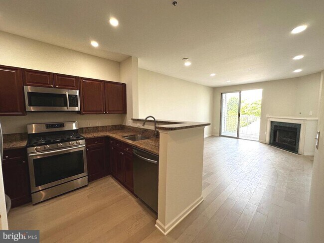 Photo - 1645 International Dr Unit 221