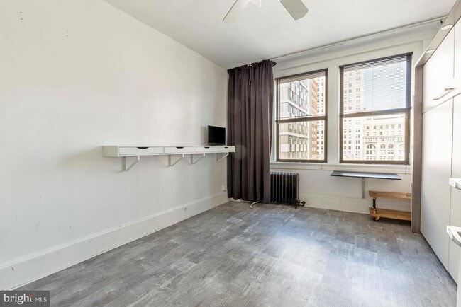 Building Photo - 1324 Locust St Unit 911