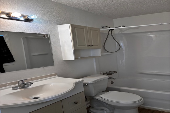 Photo - 277 14th St SE