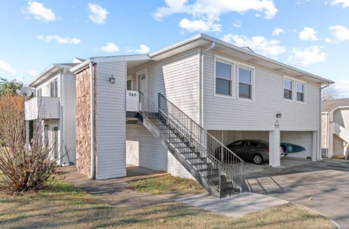 Photo - 810 Bellevue Rd Townhome