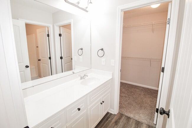 Photo - 547 Deerchase Ct