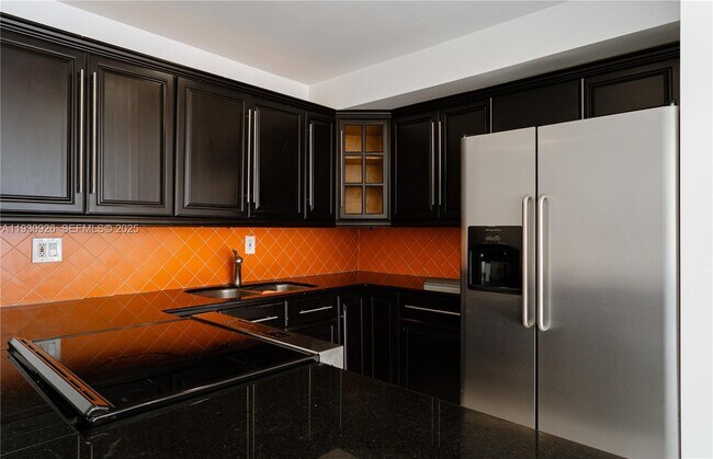 Photo - 3716 NE 168th St Unidad 304