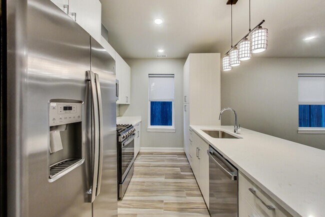 Photo - 6135 S Kimbark Ave Unit 202