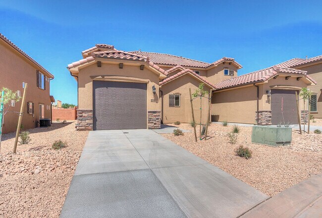 Photo - 4 Bedroom End Unit in Sienna Hills! Small Dog Friendly!