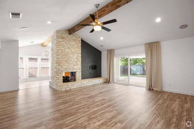 Building Photo - 2401 Stone River Dr Rental