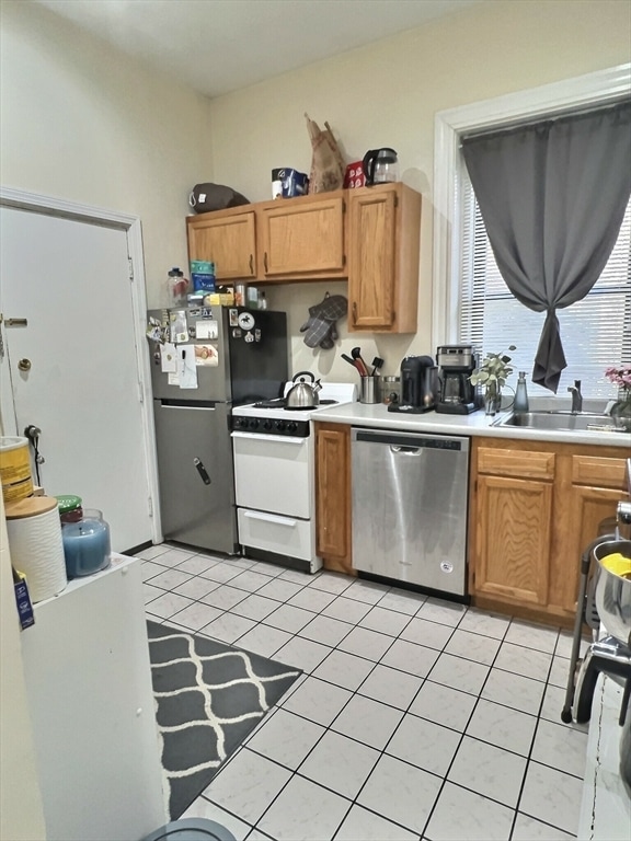 Building Photo - 1475 Beacon St Unit 14