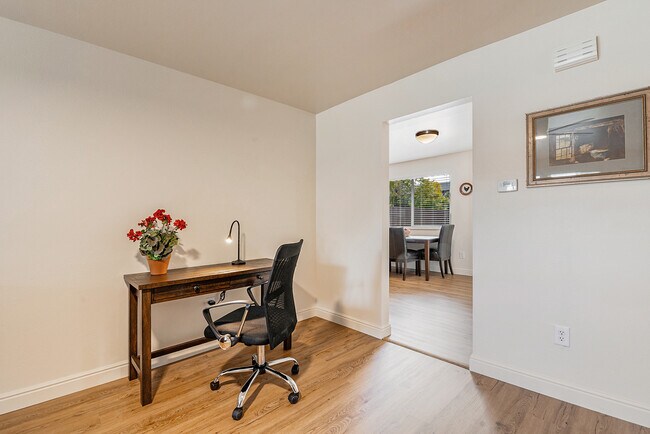 Photo - 1213 Xenon St