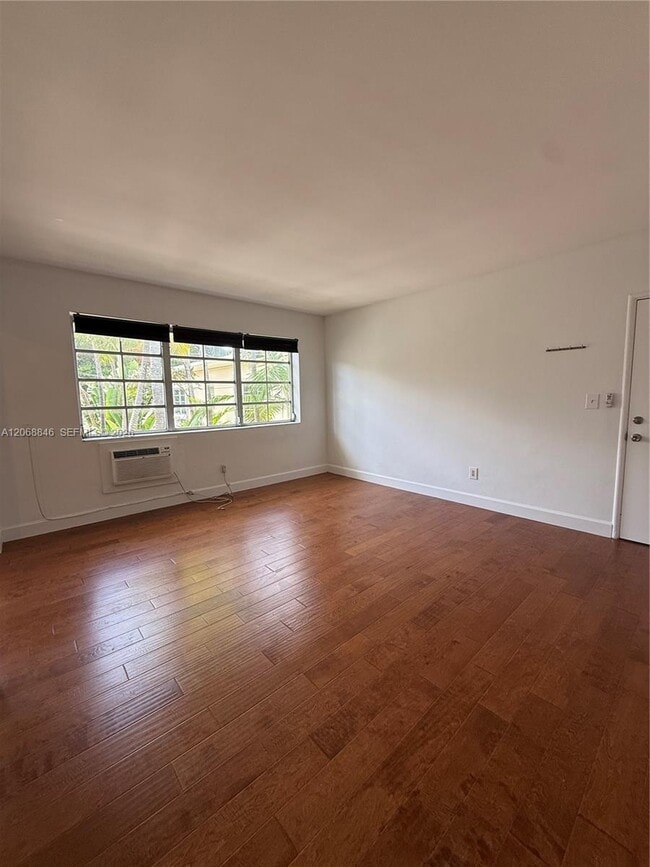 Photo - 1616 Michigan Ave Unit 15