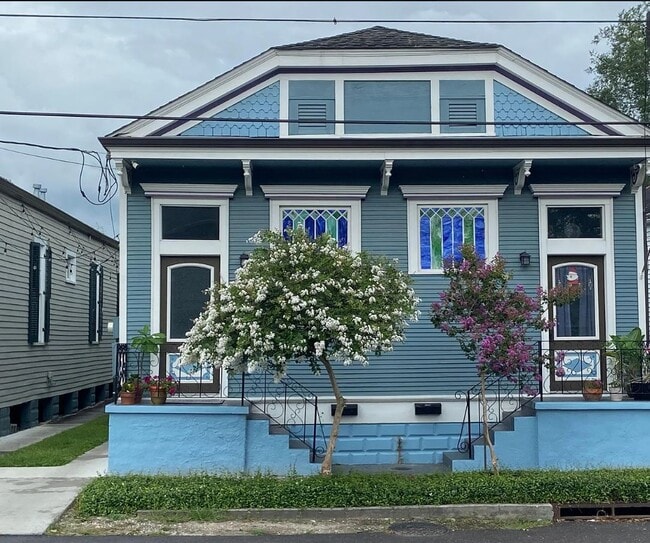 Photo - 619 N Hennessey St