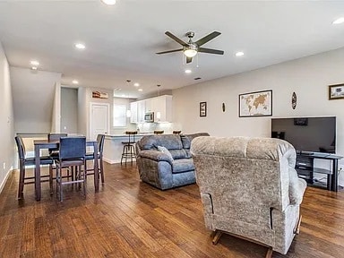 Photo - 5903 Lindell Ave