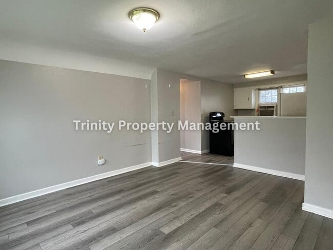 Photo - 106 1/2 Burton Ave, Apt B