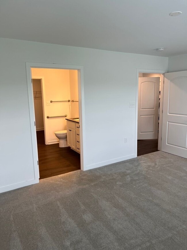 NEW CONSTRUCTION (Spring Mills, WV exit) Rental Para alquiler en