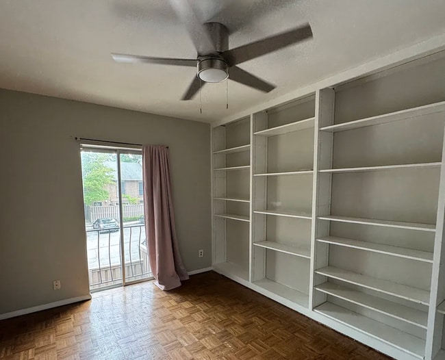 Building Photo - 3636 Taliluna Ave Unit 309