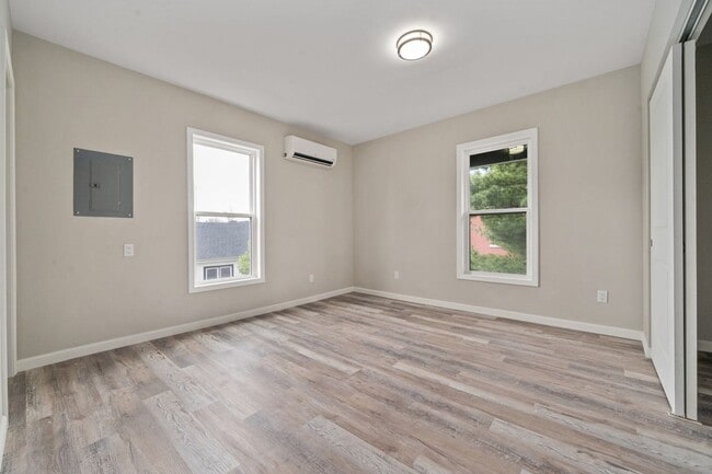 Photo - 741 Sullivant Ave