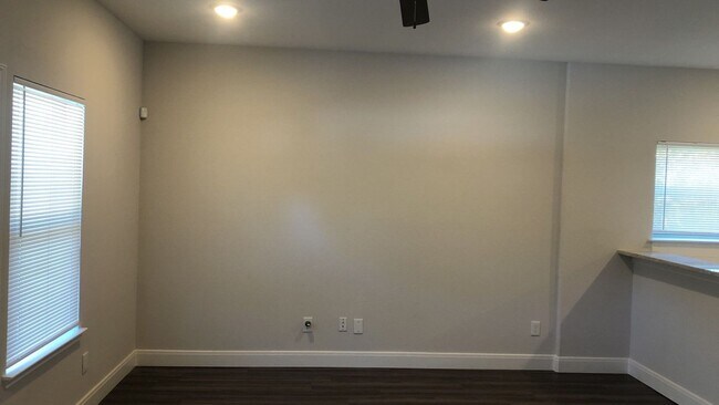 Photo - 8218 Parker Rd Unidad A