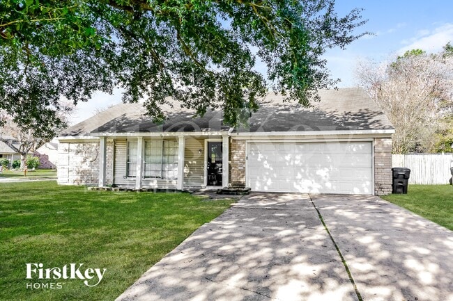 Building Photo - 17914 Holly Forest Dr