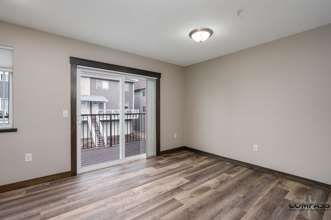 Photo - SPACIOUS AND MODERN TOWNHOME