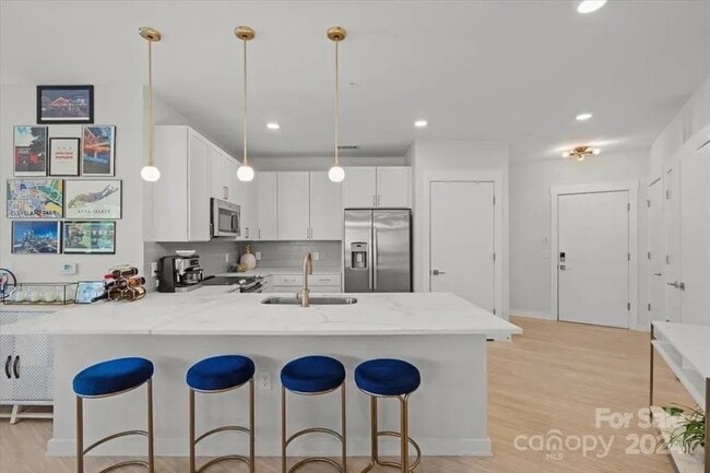 Photo - 3630 N Davidson St Unit 3313