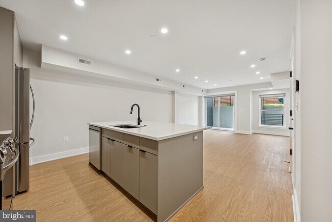 Photo - 2134 Wisconsin Ave NW Unit 4