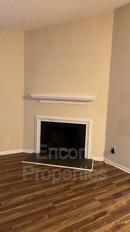 Photo - 4826 Hollenden Dr Unidad C