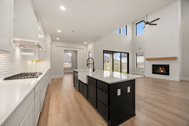 Photo - 734 Platinum Stone Ln