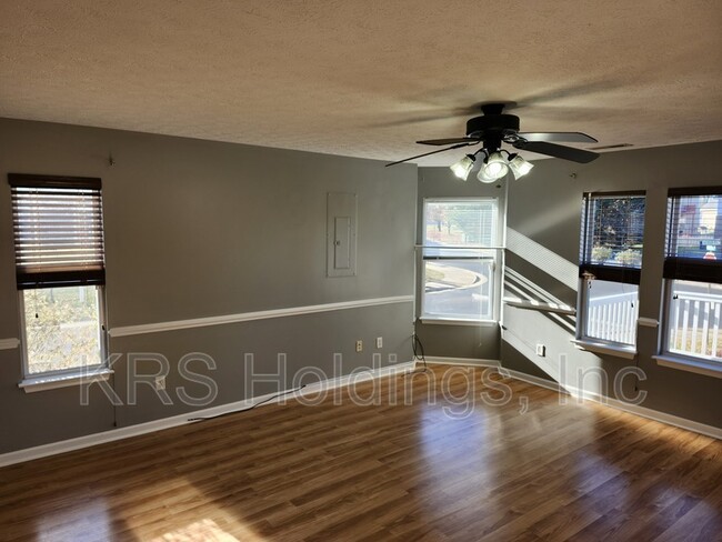 Photo - 1210 Victorian Village Dr