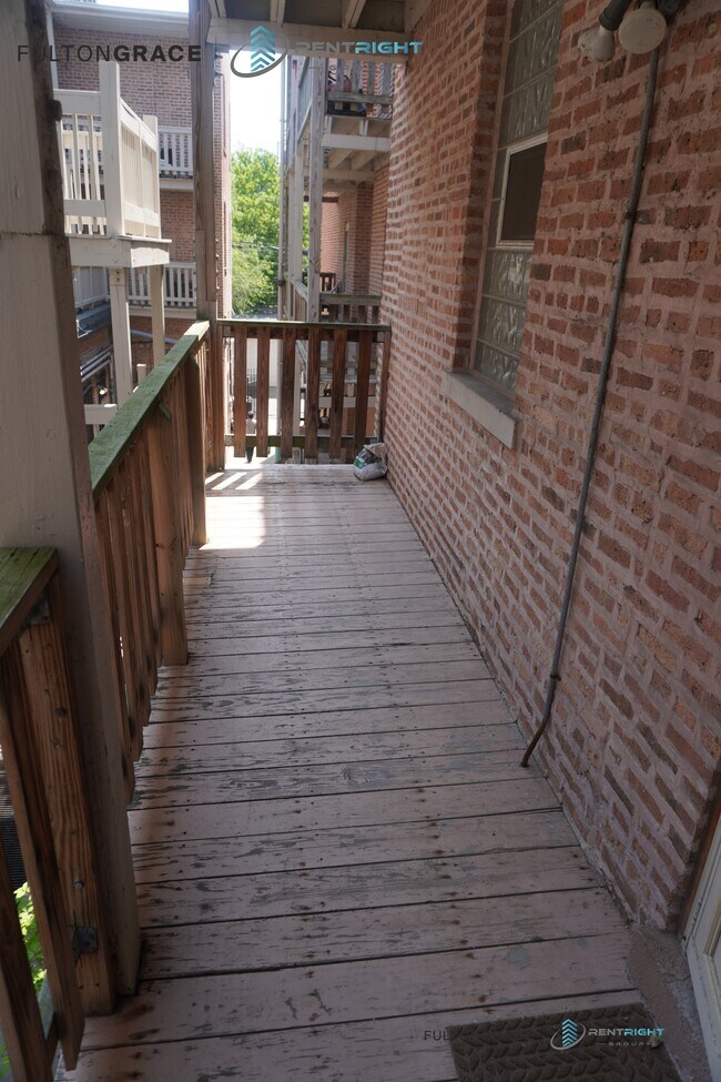 Photo - 6357 N Lakewood Ave Unit GW