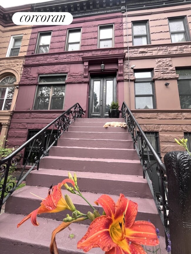 Photo - 449 Hancock St Casa