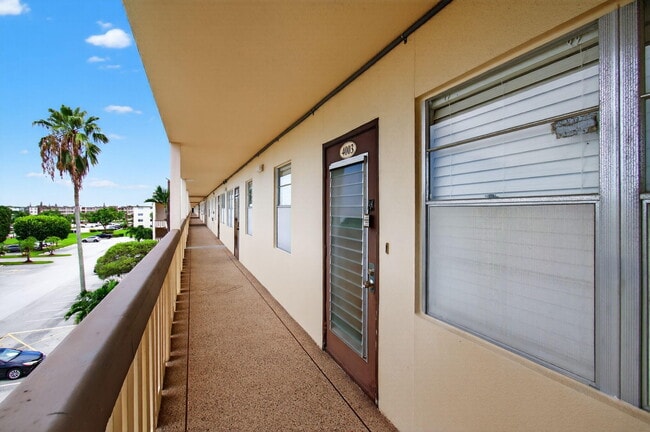 Photo - 4003 Wolverton E