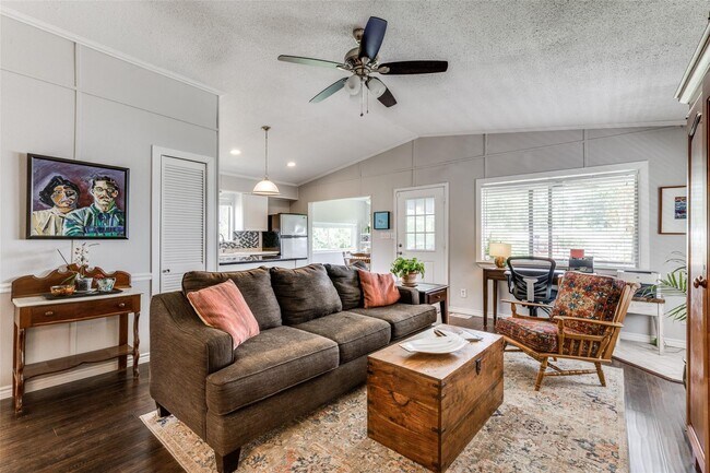 Photo - 1813 Oak Shore Dr