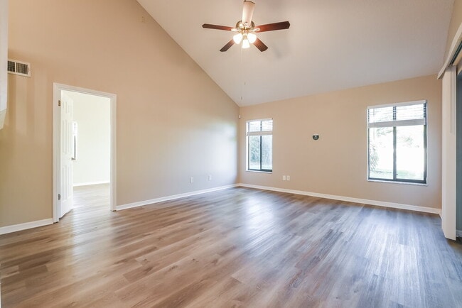 Photo - 20737 Maxim Pkwy