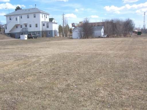 Photo - 501 Memorial Hwy