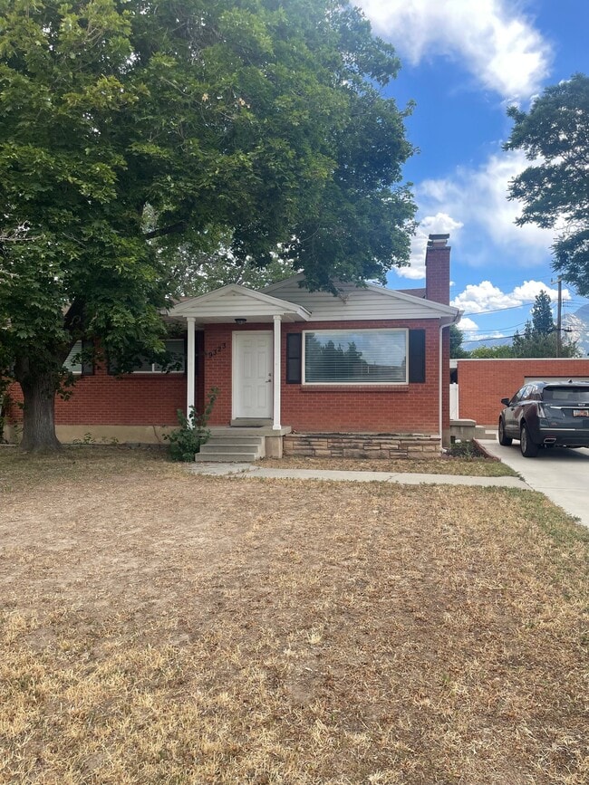 Building Photo - 9323 S Jean Dr