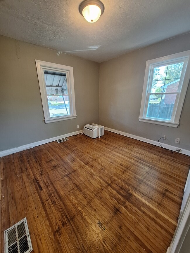 Photo - 1513 Aletha Dr
