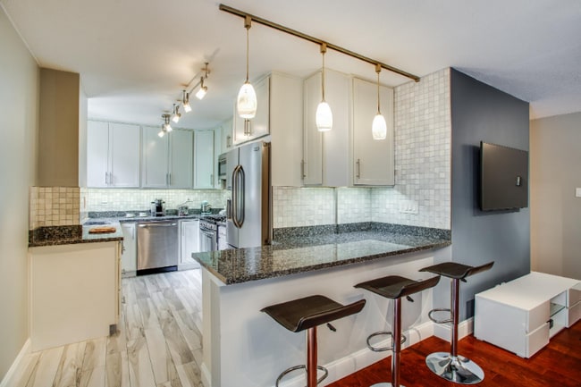 Photo - 2201 New Hampshire Ave NW Unidad 500 Rental
