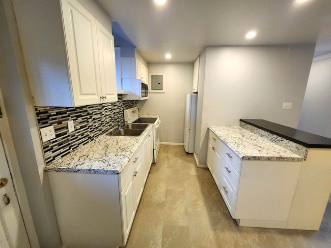 Photo - 196 King St E Unit 3