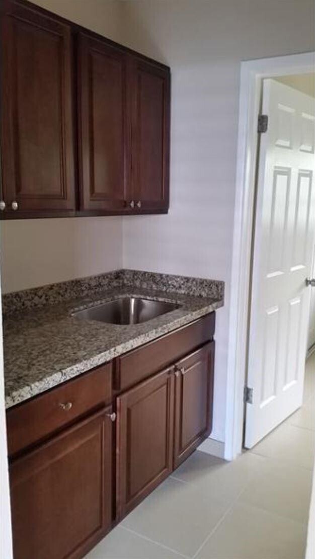 Photo - 615 NE 8th Ave Unit 2