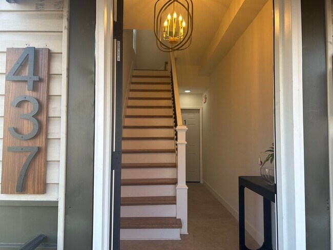 Photo - 437 Bramhall Ave Unit 1B