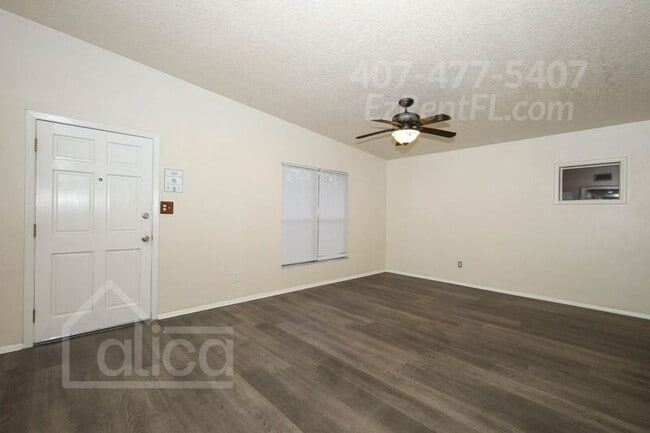 Photo - 6024 Oakcrest Cir