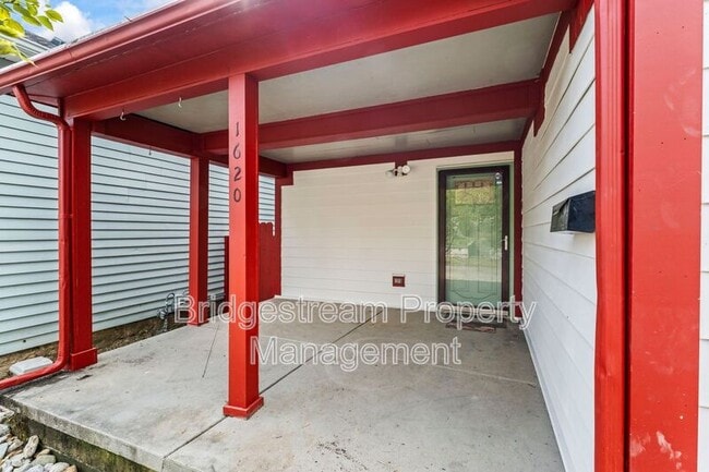 Photo - 1620 E 4th St