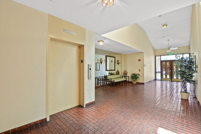 Photo - Beautiful 2B | 2B Condo in Los Feliz!